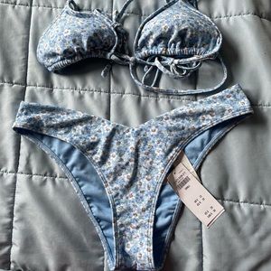 Brand New Abercrombie Blue Floral Bikini Set Size Small